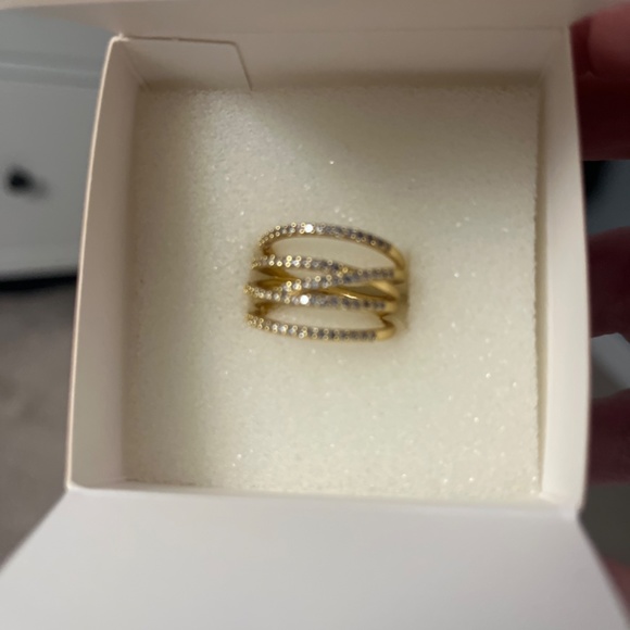 Stella and Dot Stellar Pave Ring size 8 - Picture 2 of 3